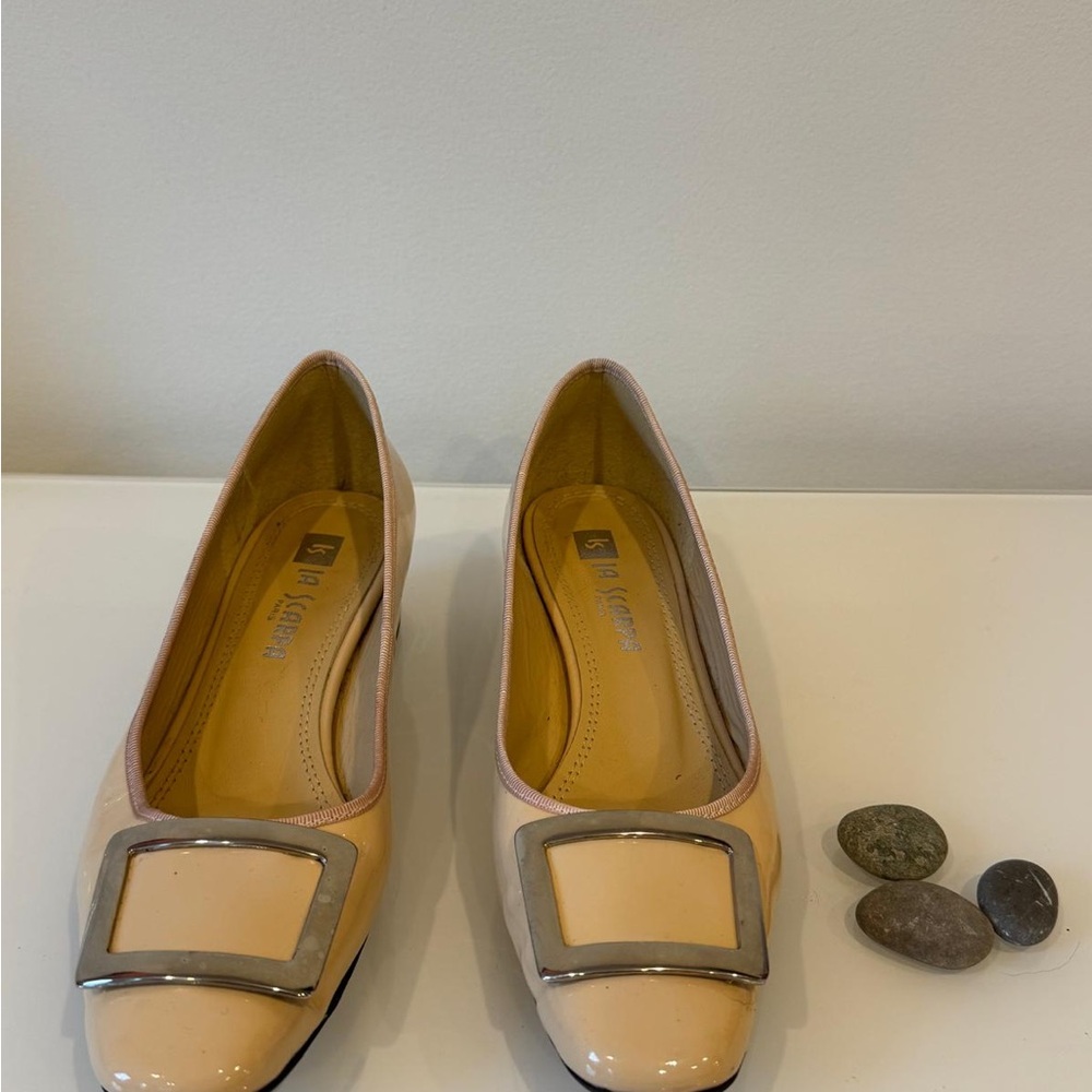 Cream and Silver Flats Minimalist Design